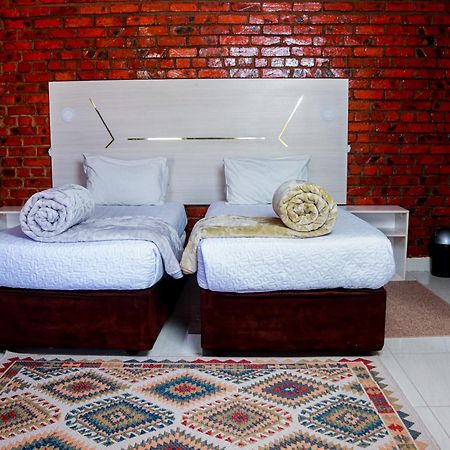 Stephen Margolis Resort Harare Bagian luar foto